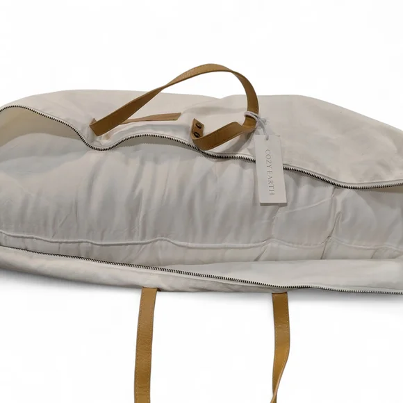 Cozy Earth King Size Pillow And Bag NWT - Picture 2 of 4